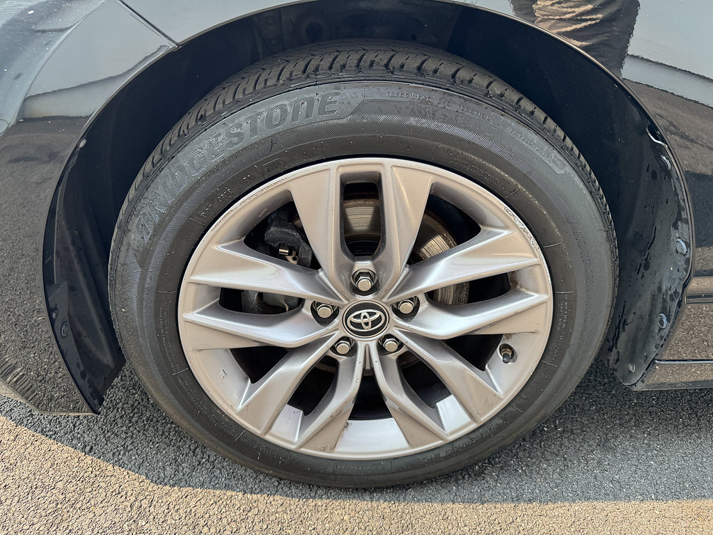 Used 2019 Toyota Avalon XLE w/ Moonroof Package FWD image 23
