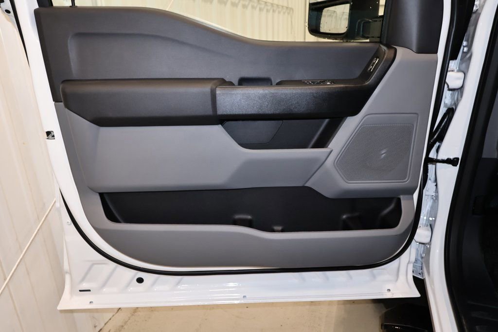 New 2026 Ford F550 4x4 Regular Cab Super Duty image 9