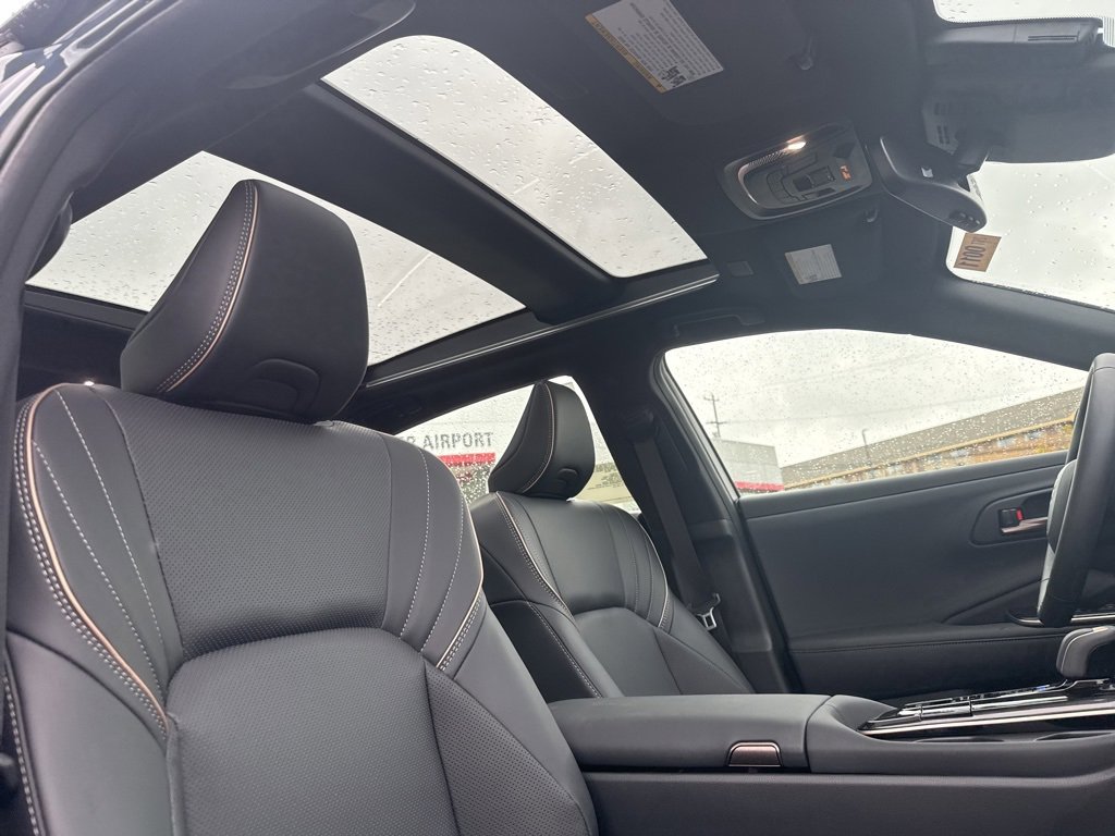 New 2026 Toyota Crown Platinum image 6