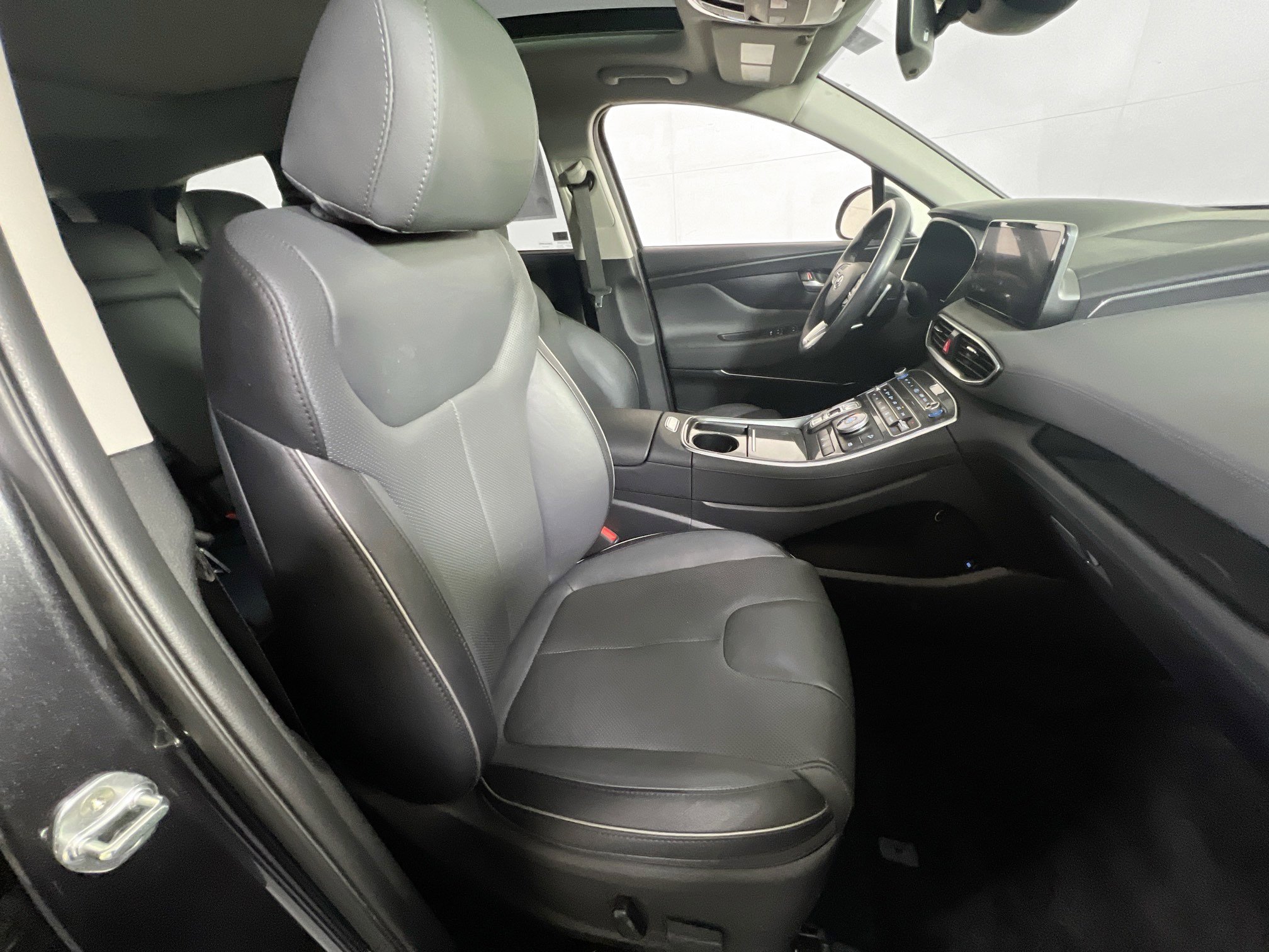 Used 2022 Hyundai Santa Fe SEL w/ Convenience + Premium Package image 29