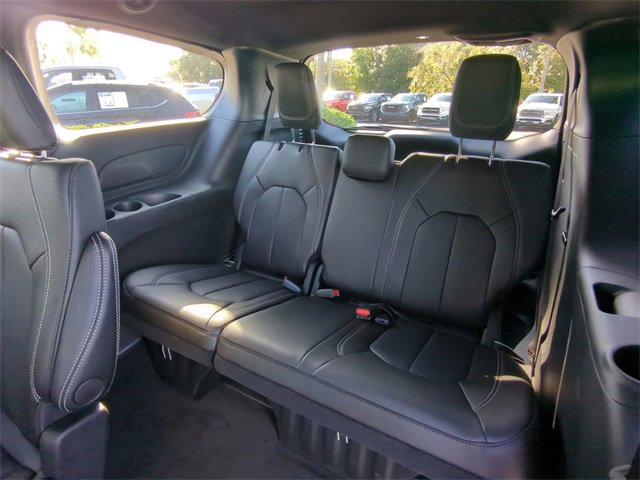 New 2026 Chrysler Voyager LX image 16