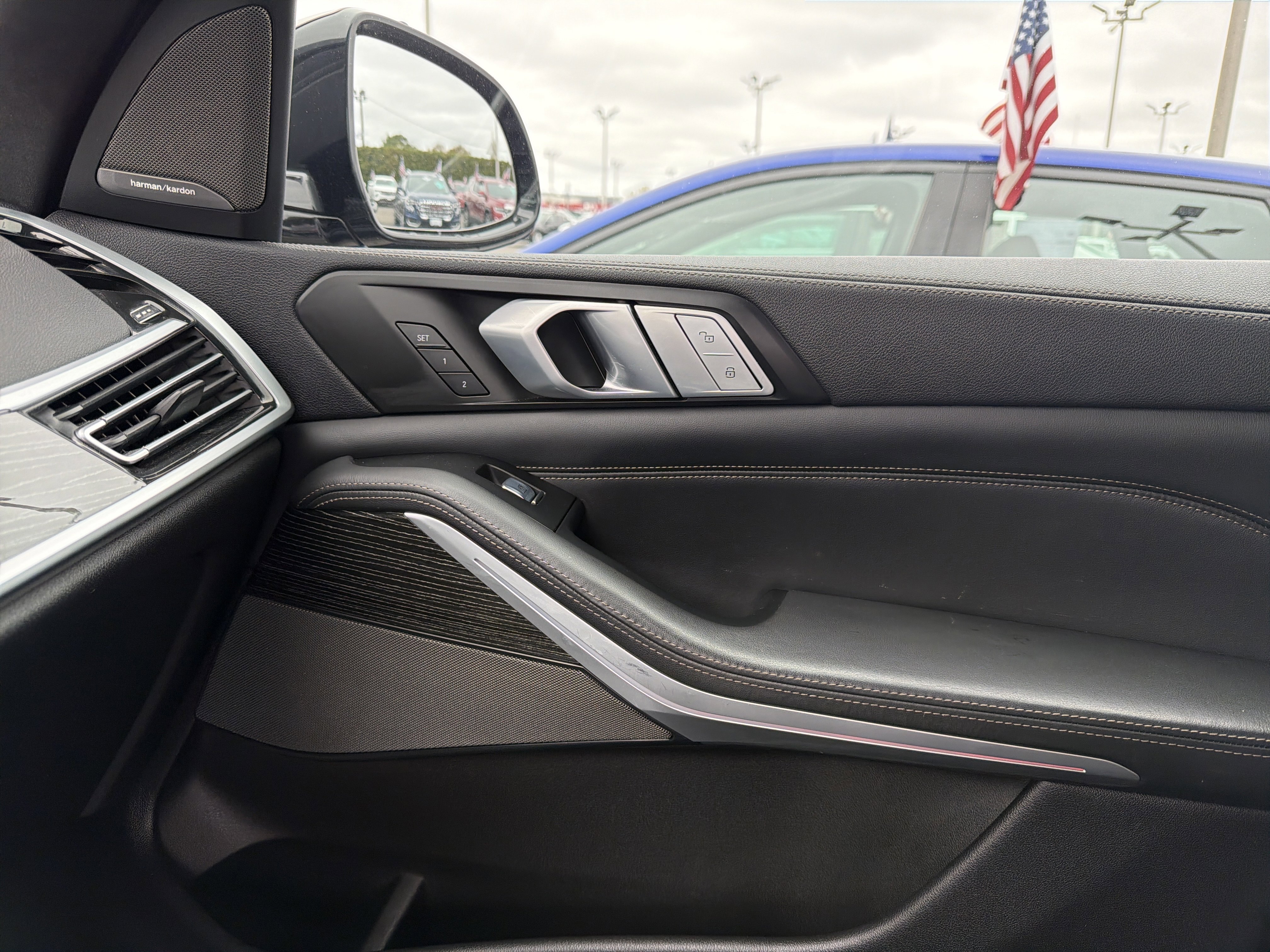 Used 2022 BMW X7 M50i w/ Cold Weather Package image 18