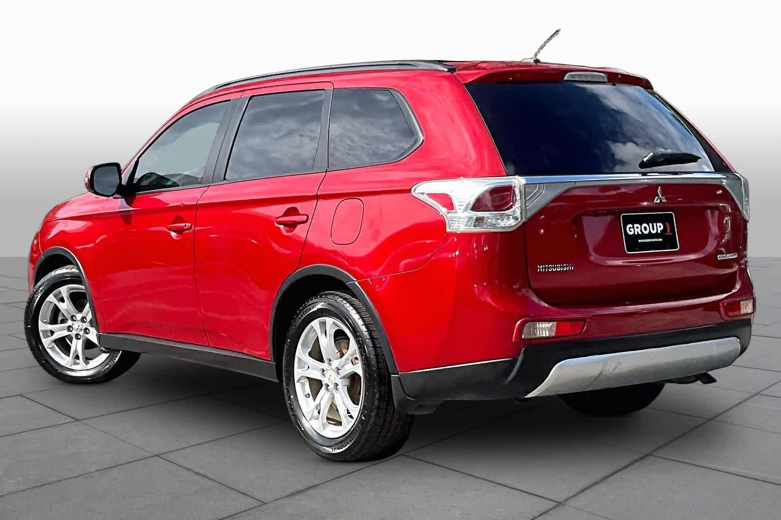 Used 2015 Mitsubishi Outlander SE FWD image 12