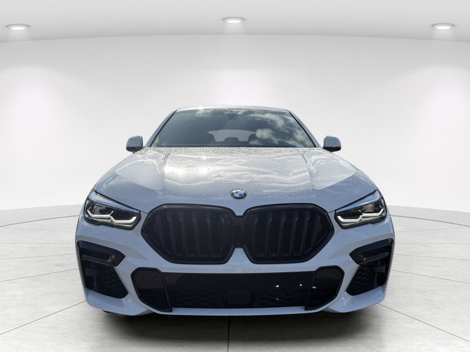 Used 2022 BMW X6 xDrive40i w/ M Sport Package AWD/4WD image 2