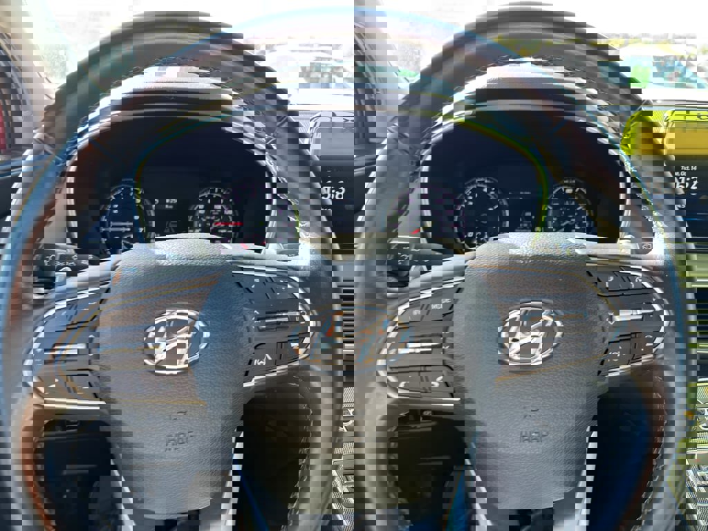 Used 2023 Hyundai Santa Fe SEL image 13