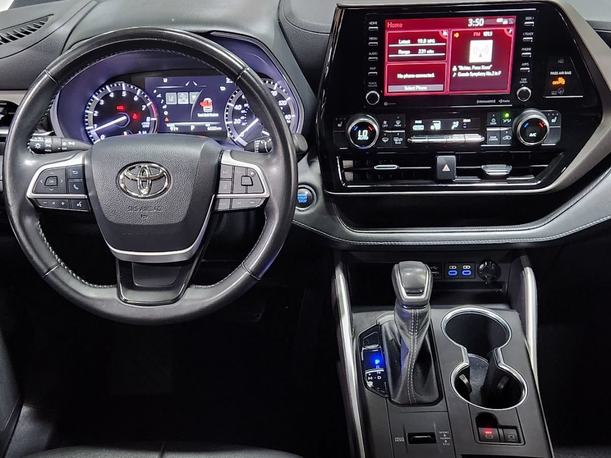 Used 2022 Toyota Highlander XLE FWD image 42