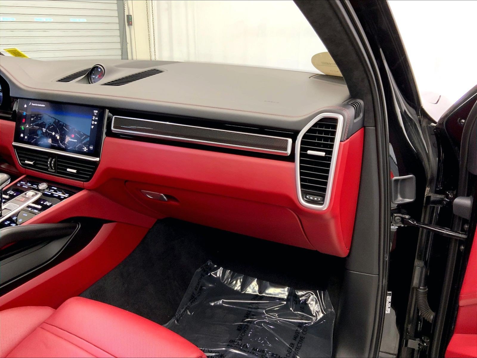 Used 2023 Porsche Cayenne GTS AWD/4WD image 22