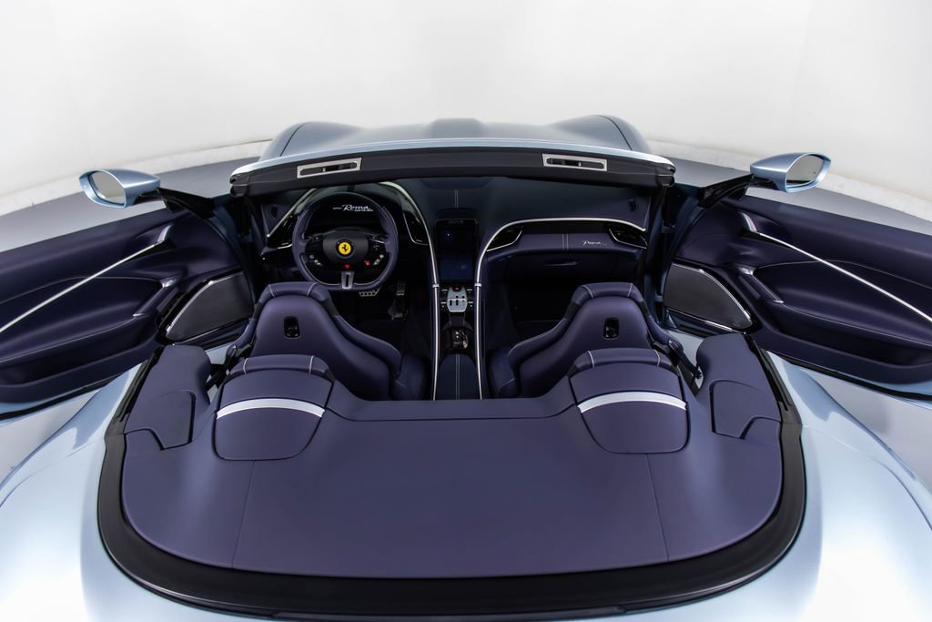 Certified 2025 Ferrari Roma Spider RWD image 22