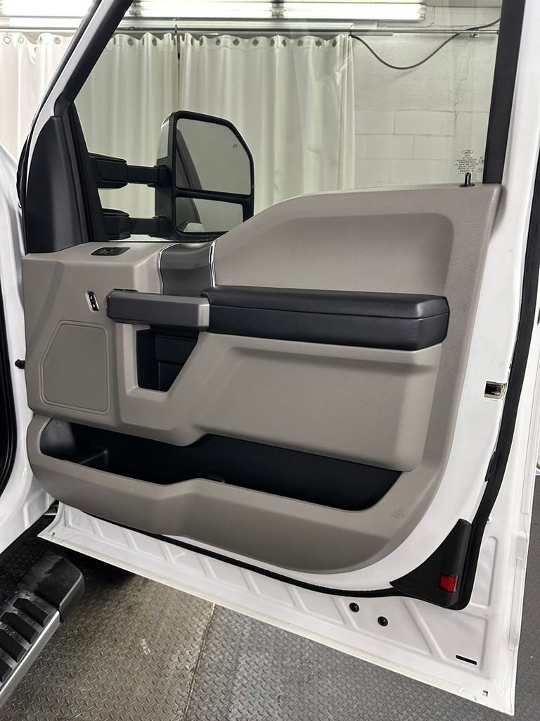 Used 2019 Ford F250 XLT w/ XLT Premium Package image 37