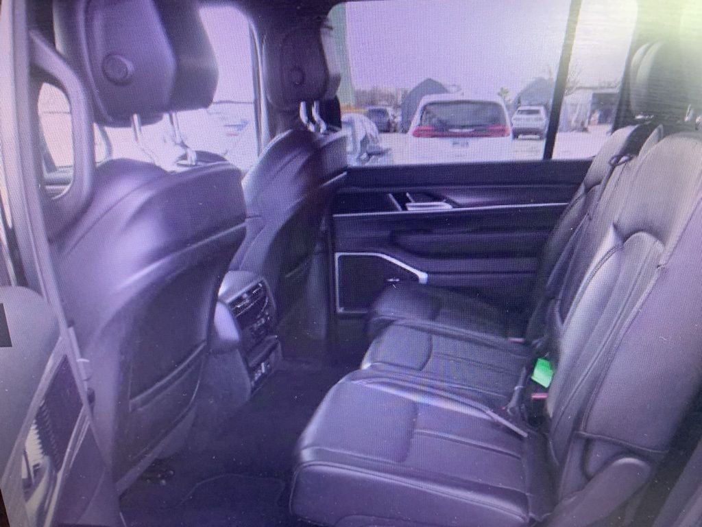 Used 2024 Jeep Wagoneer L Series II w/ Flexible Seating Group image 9