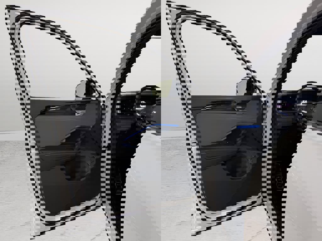 New 2026 Volkswagen Tiguan SE R-Line image 19