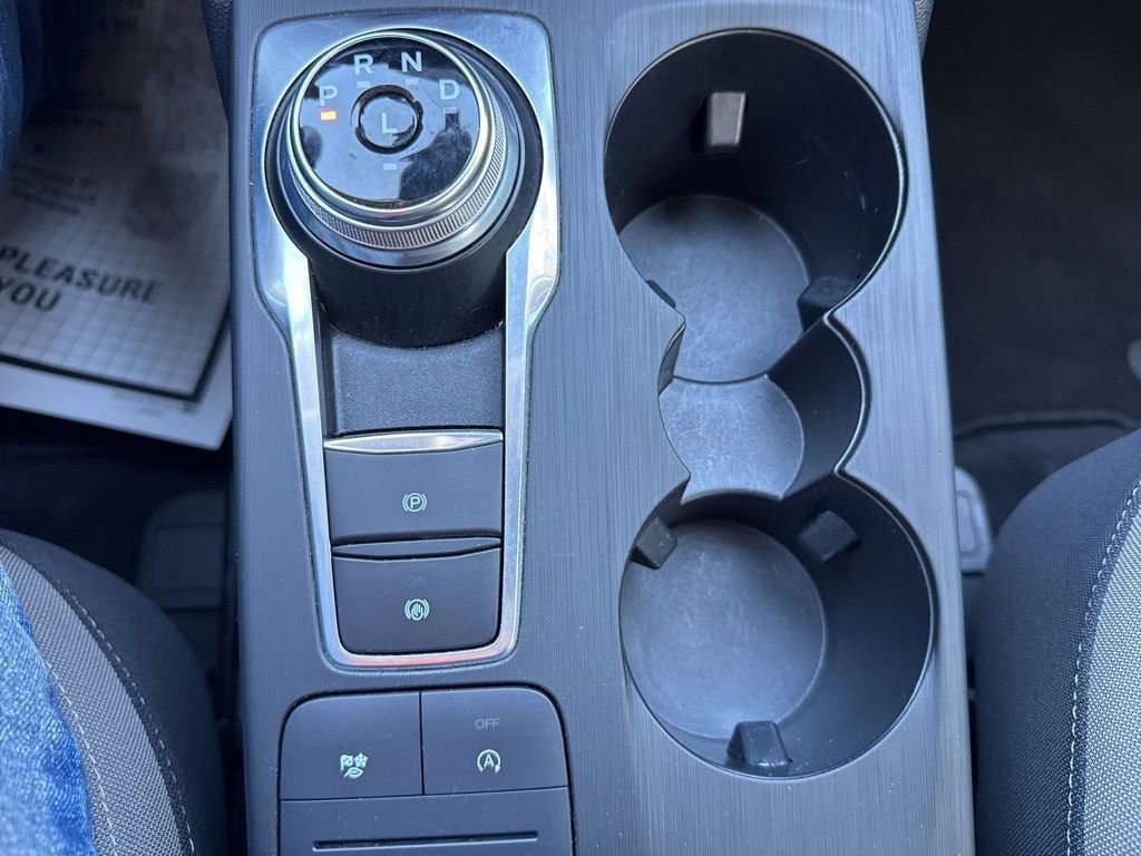 Used 2021 Ford Escape SE w/ SE Sport Appearance Package image 33