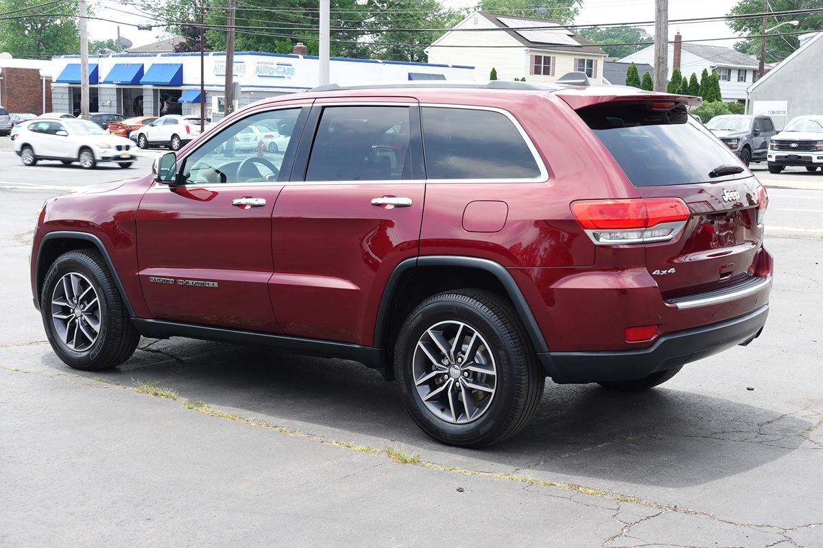 Used 2018 Jeep Grand Cherokee Limited AWD/4WD image 2