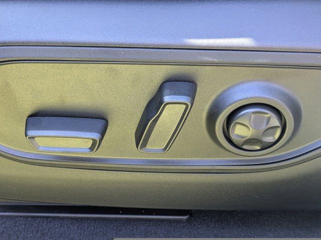 New 2025 Jeep Grand Cherokee L Laredo image 18