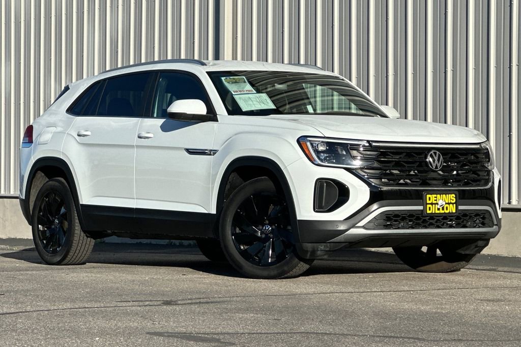 Used 2024 Volkswagen Atlas Cross Sport SE image 2