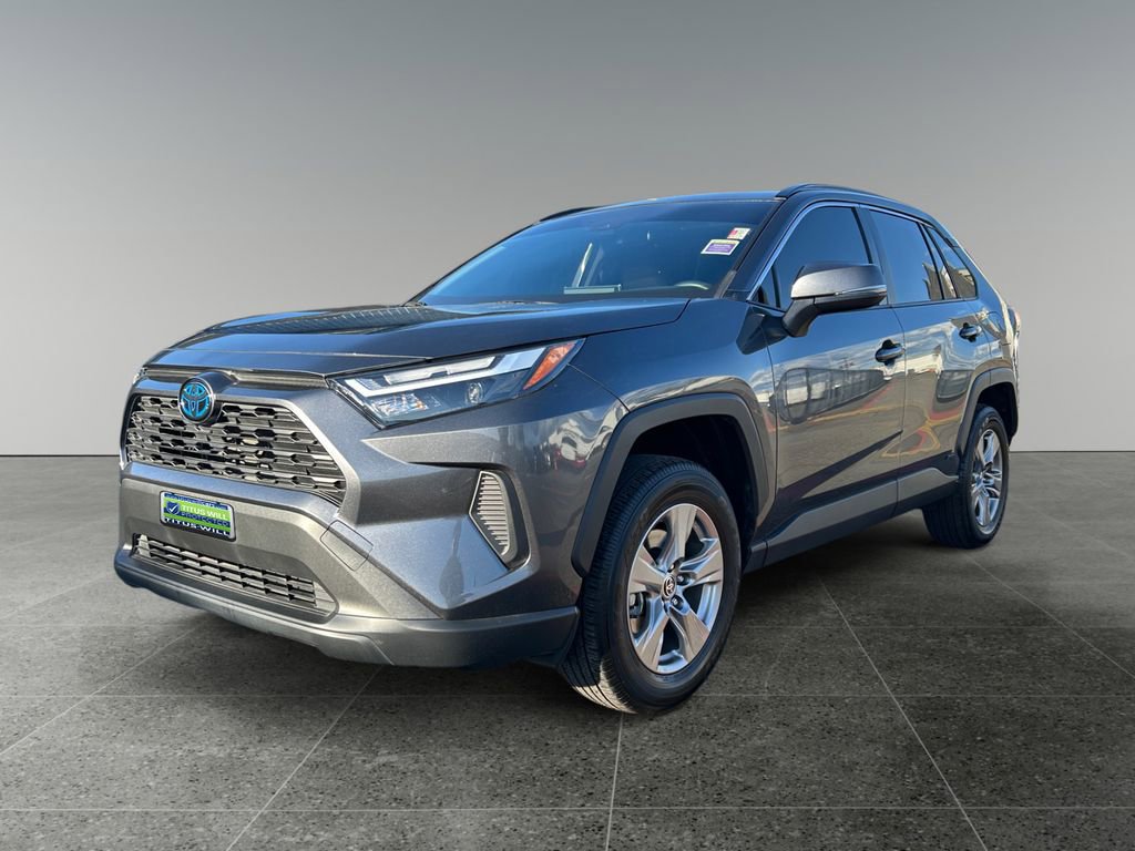 Used 2024 Toyota RAV4 XLE w/ Convenience Package AWD/4WD image 4