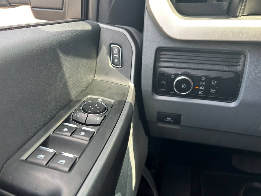 Used 2025 Ford F250 XLT w/ FX4 Off-Road Package AWD/4WD image 19
