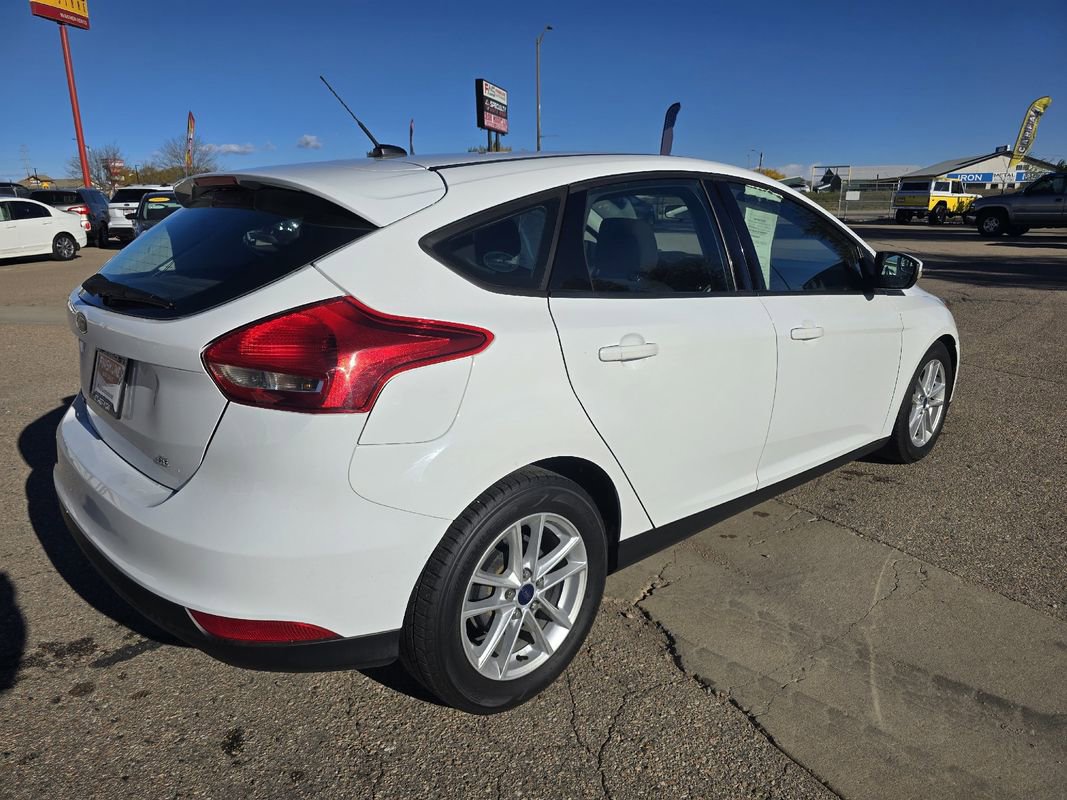 Used 2018 Ford Focus SE w/ Cold Weather Package image 4