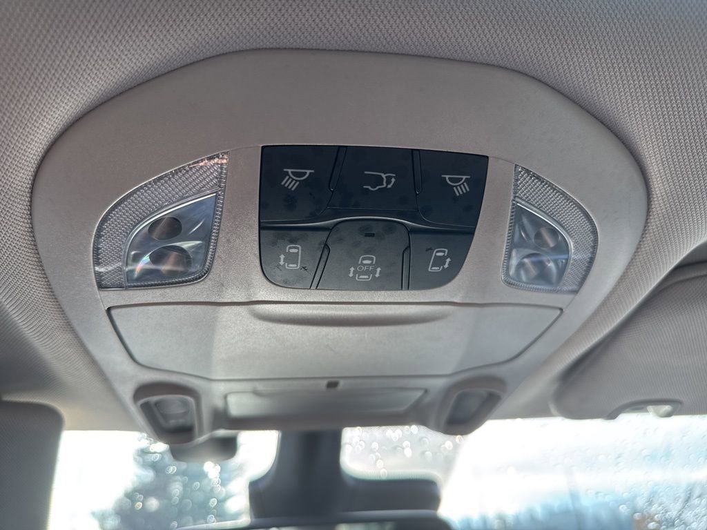 Used 2022 Chrysler Pacifica Limited image 15