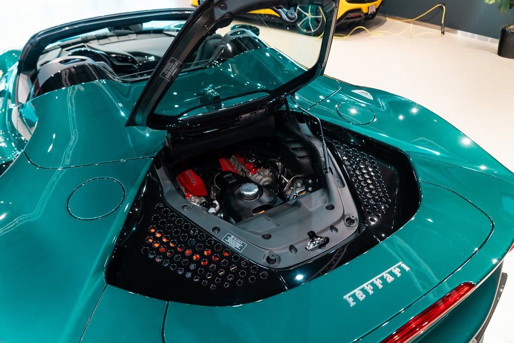 Used 2024 Ferrari SF90 Spider image 17