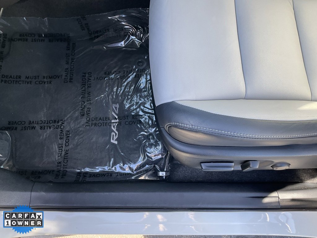 Used 2017 Toyota RAV4 Limited image 16