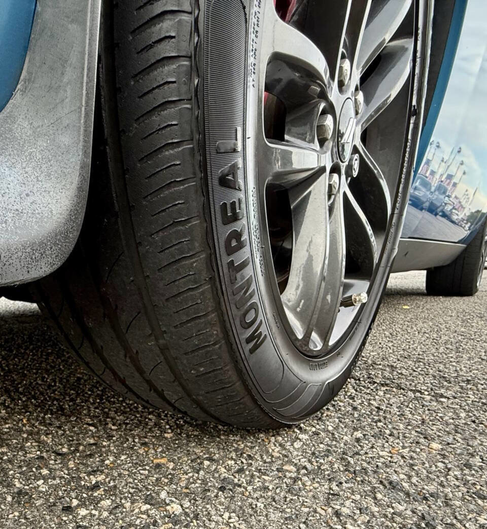 Used 2019 Dodge Challenger GT image 11