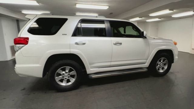 Used 2011 Toyota 4Runner SR5 w/ Convenience Pkg image 9