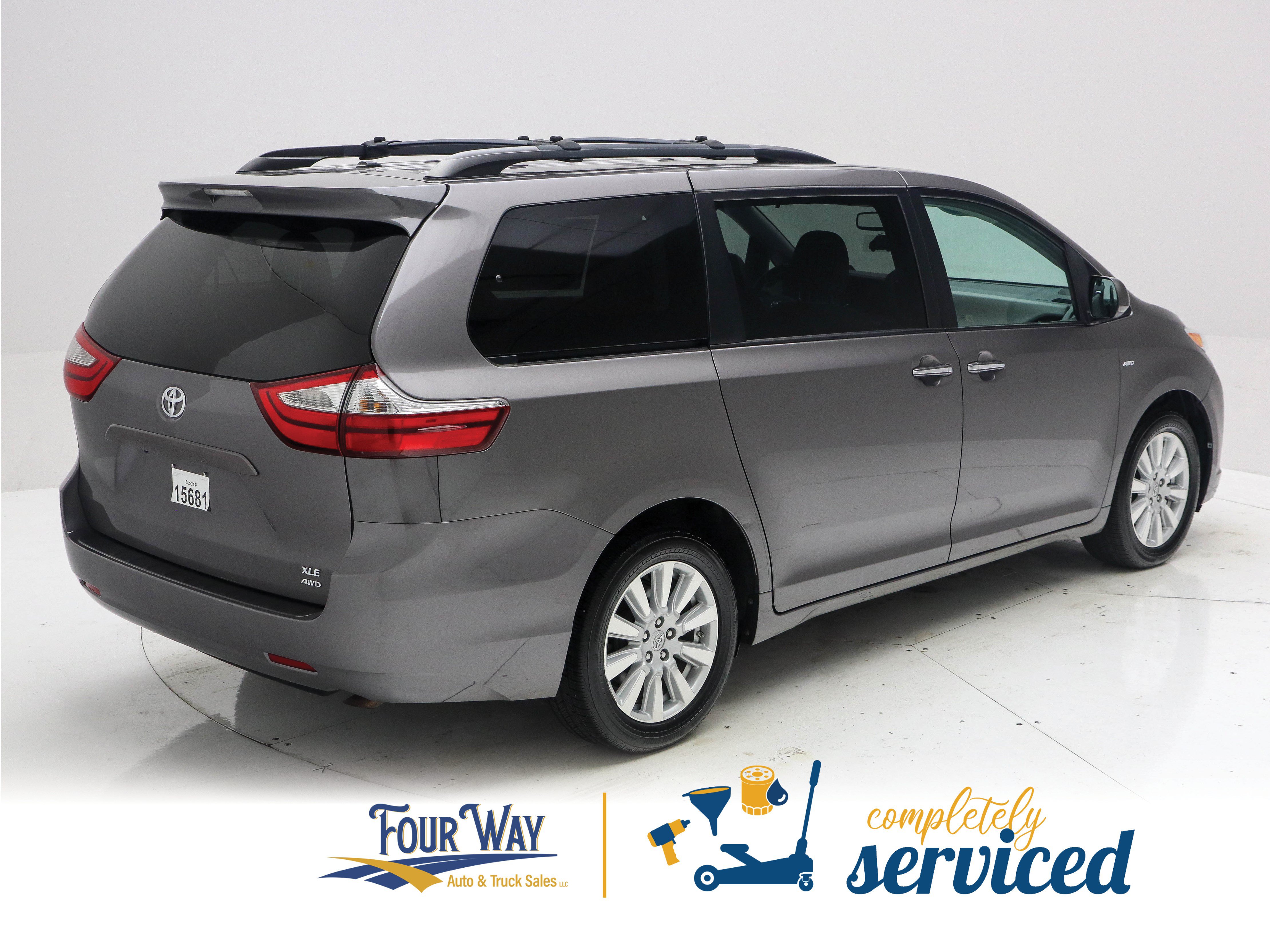 Used 2017 Toyota Sienna XLE AWD/4WD image 4