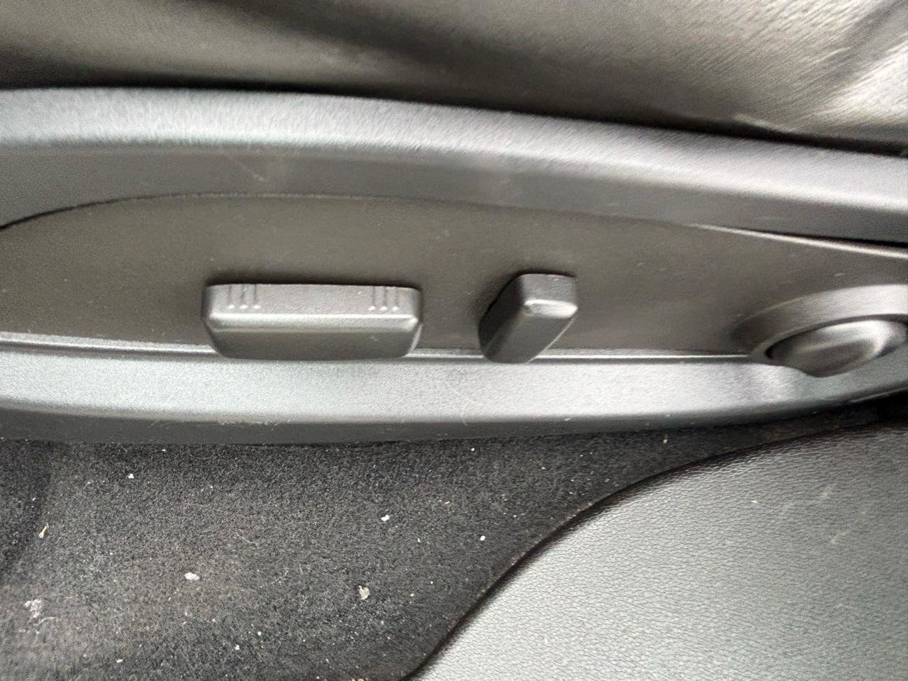 Used 2015 Chevrolet Traverse LT w/ LPO, 'HIT The Road' Package image 10