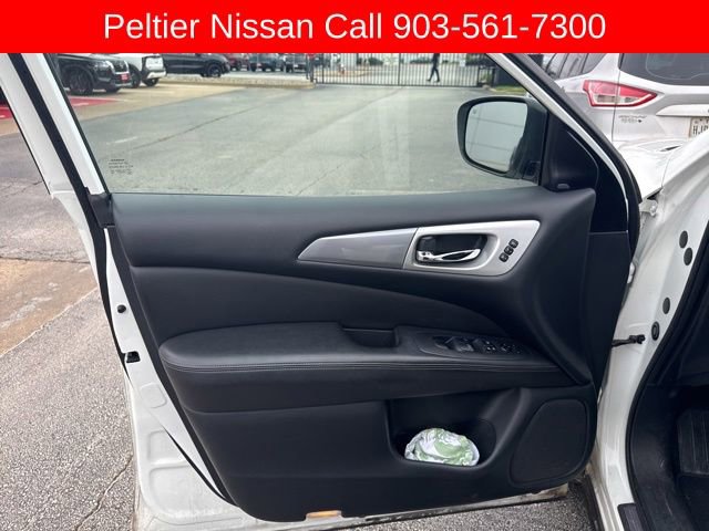 Used 2019 Nissan Pathfinder SL FWD image 11