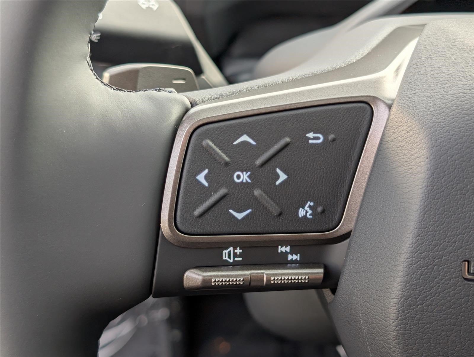 New 2026 Lexus ES 500e w/ Convenience Package AWD/4WD image 18