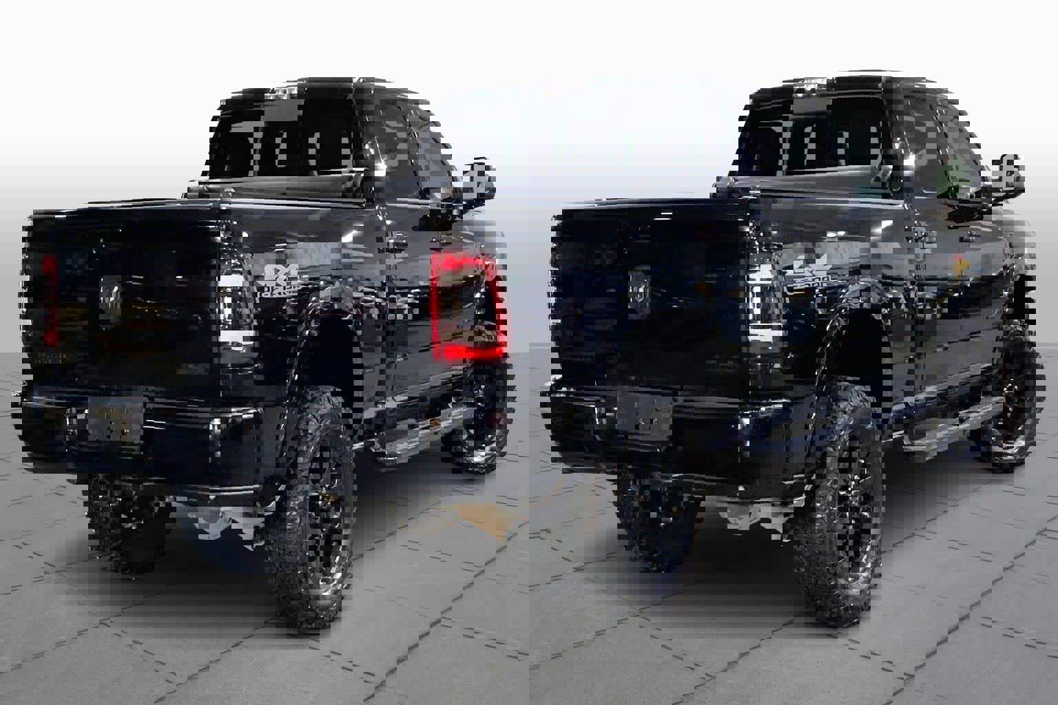 Used 2019 RAM 2500 Laramie AWD/4WD image 13