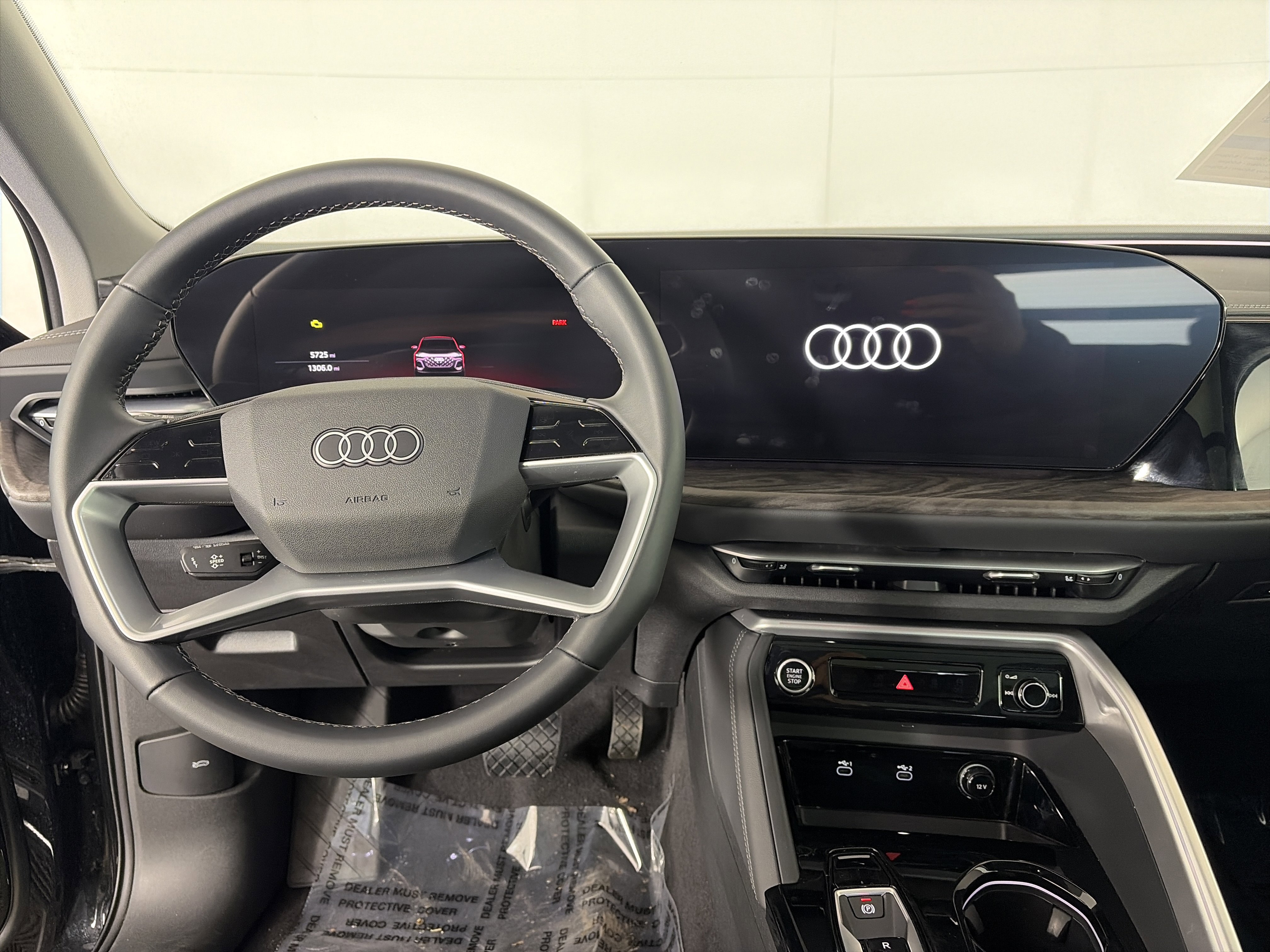 Used 2025 Audi Q5 Premium Plus w/ Premium Plus image 3