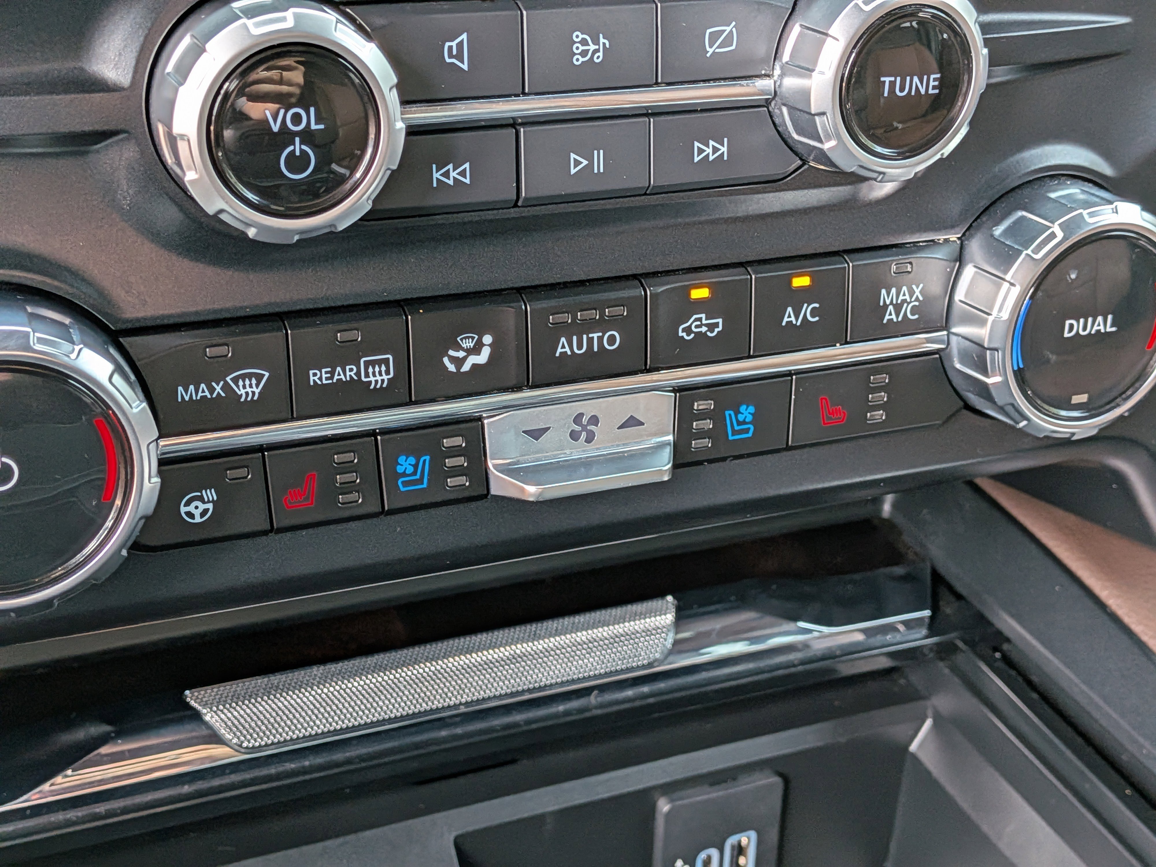 Used 2023 Ford F350 King Ranch w/ Chrome Package AWD/4WD image 34