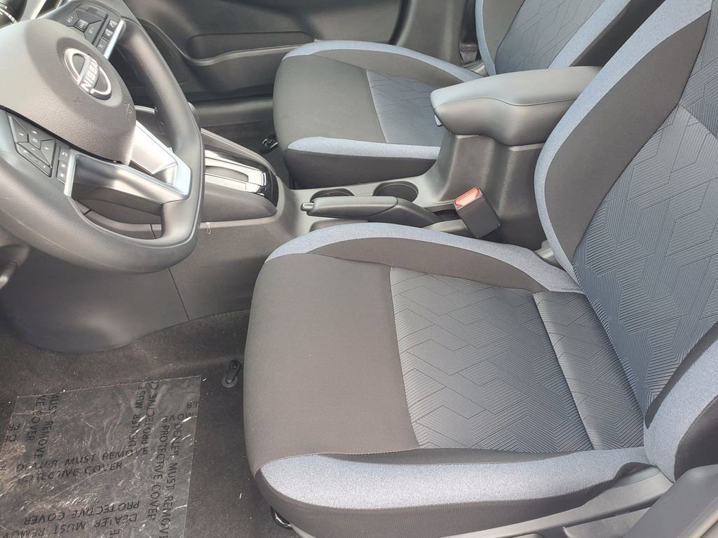 New 2025 Nissan Versa SV w/ Trunk Package FWD image 12