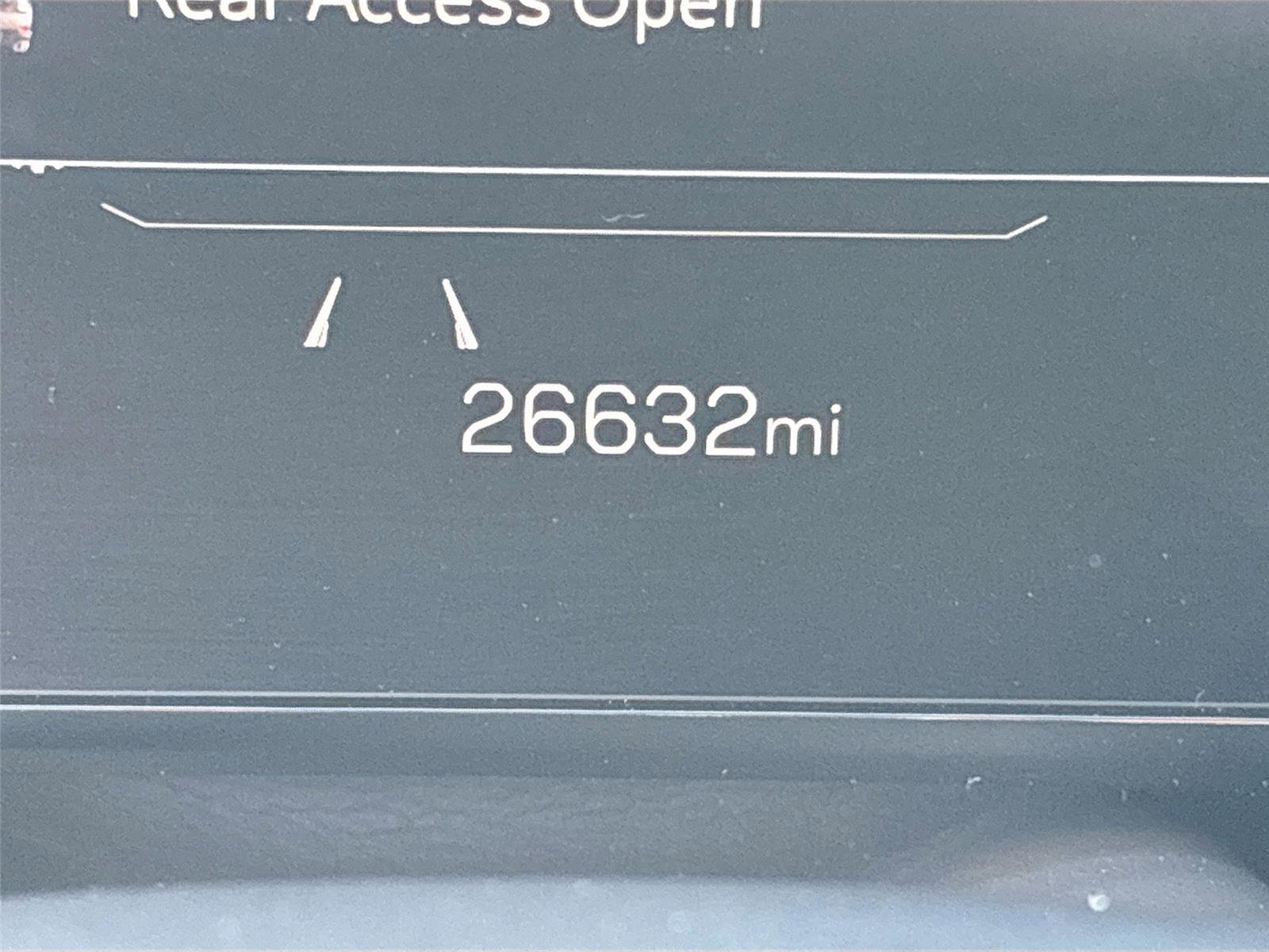 Used 2025 GMC Yukon Denali RWD image 12