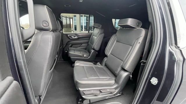 Used 2023 Chevrolet Suburban Premier image 22
