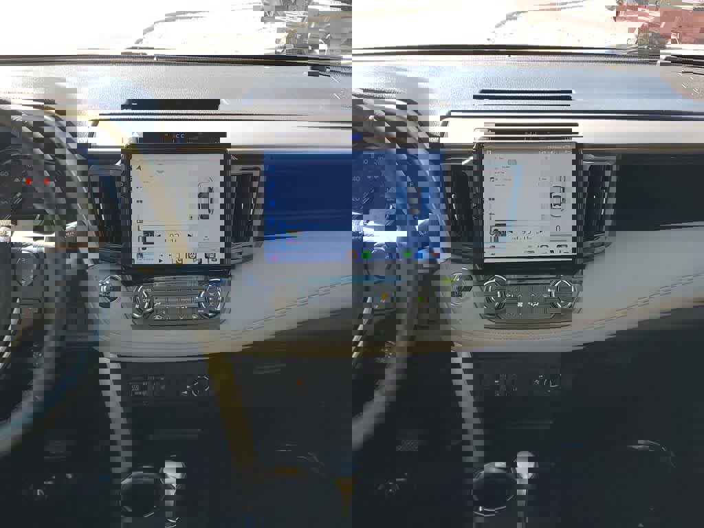 Used 2015 Toyota RAV4 Limited w/ Technology Package image 15