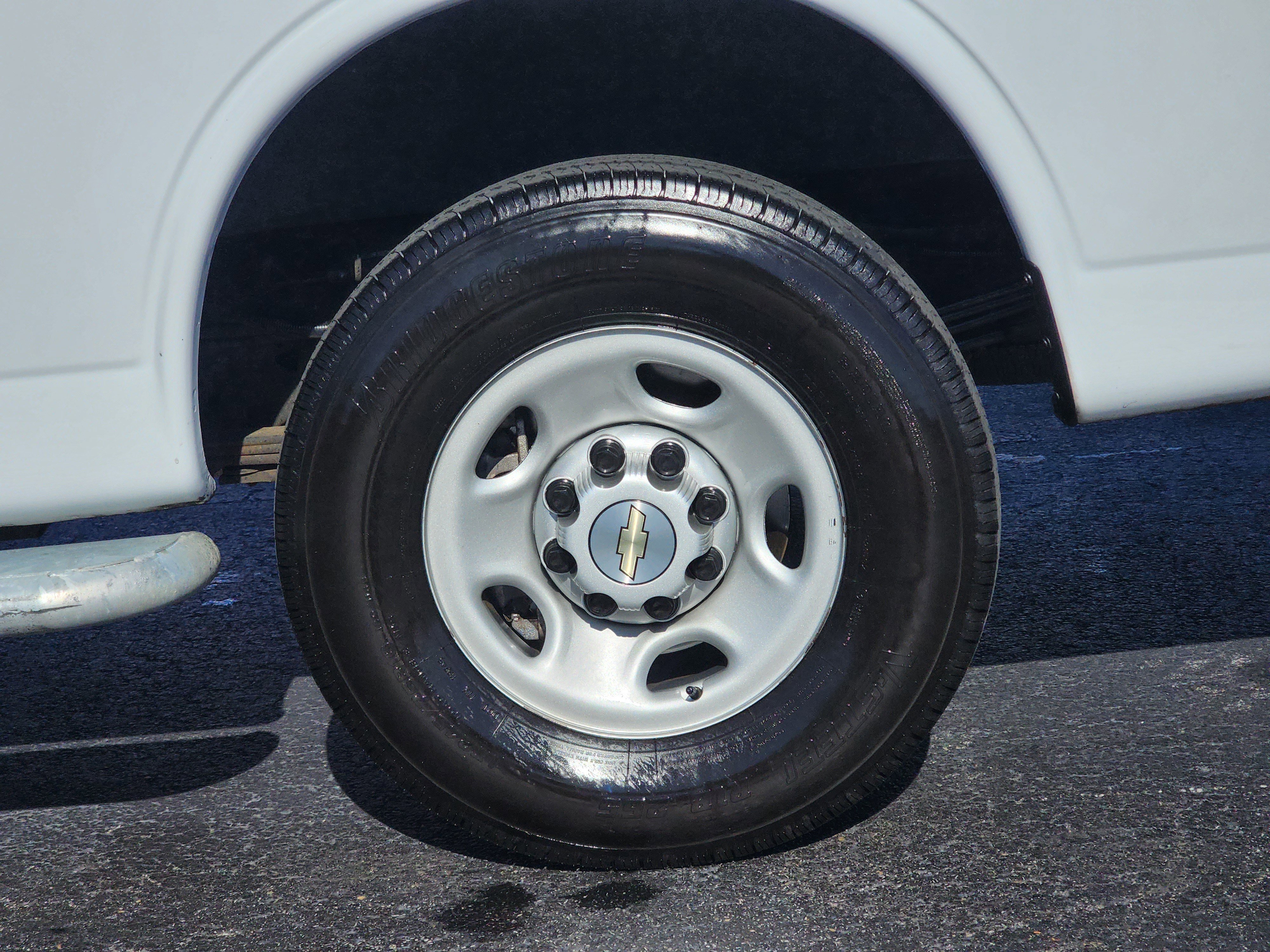 Used 2024 Chevrolet Express 2500 w/ Driver Convenience Package image 10