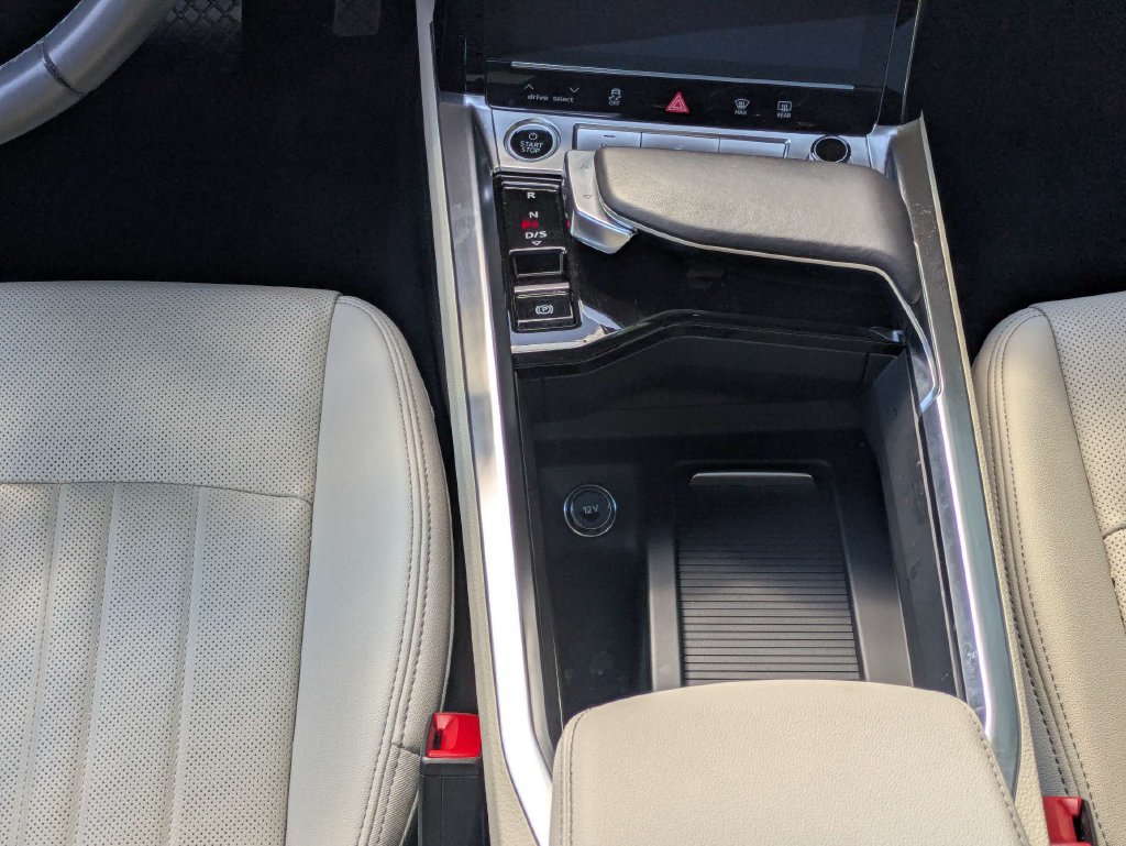 Used 2024 Audi Q8 e-tron Premium Plus AWD/4WD image 25