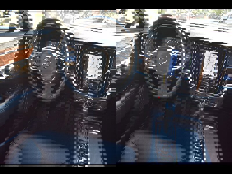 Used 2017 Volvo S90 T5 Momentum w/ Vision Package image 29