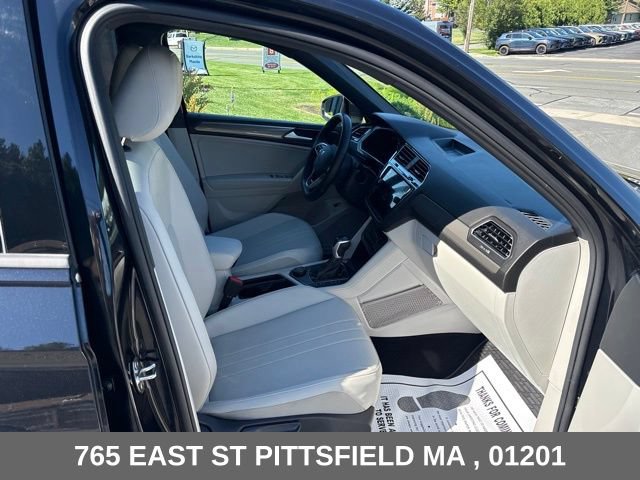 Used 2023 Volkswagen Tiguan SE R-Line AWD/4WD image 14