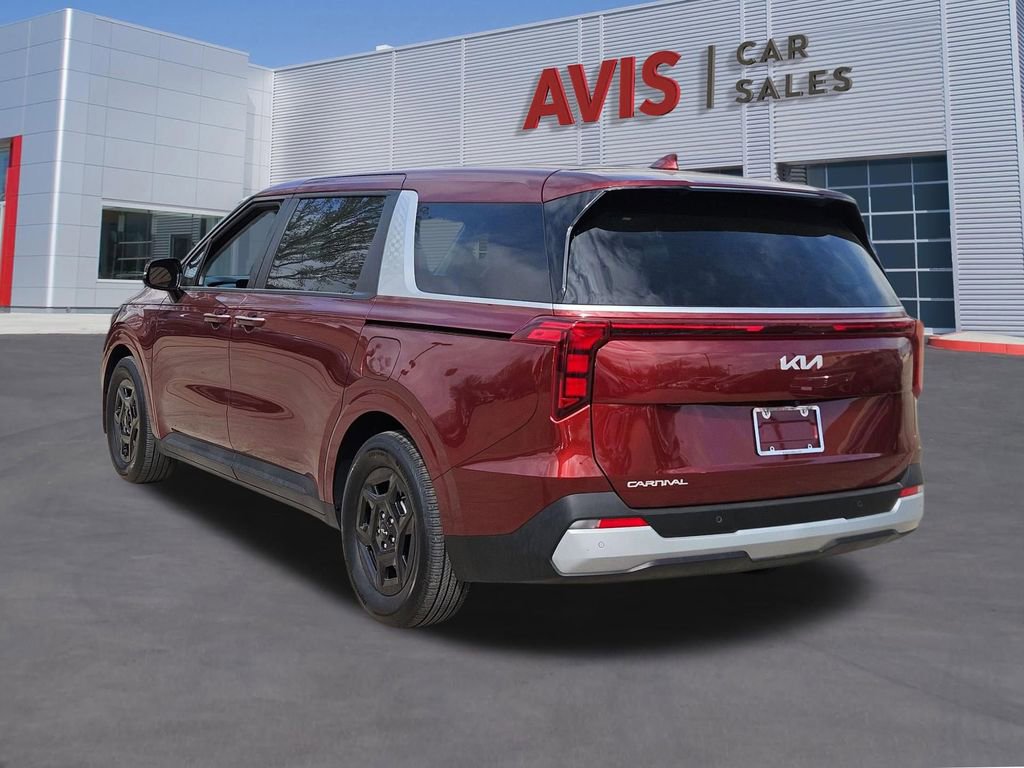 Used 2025 Kia Carnival image 3