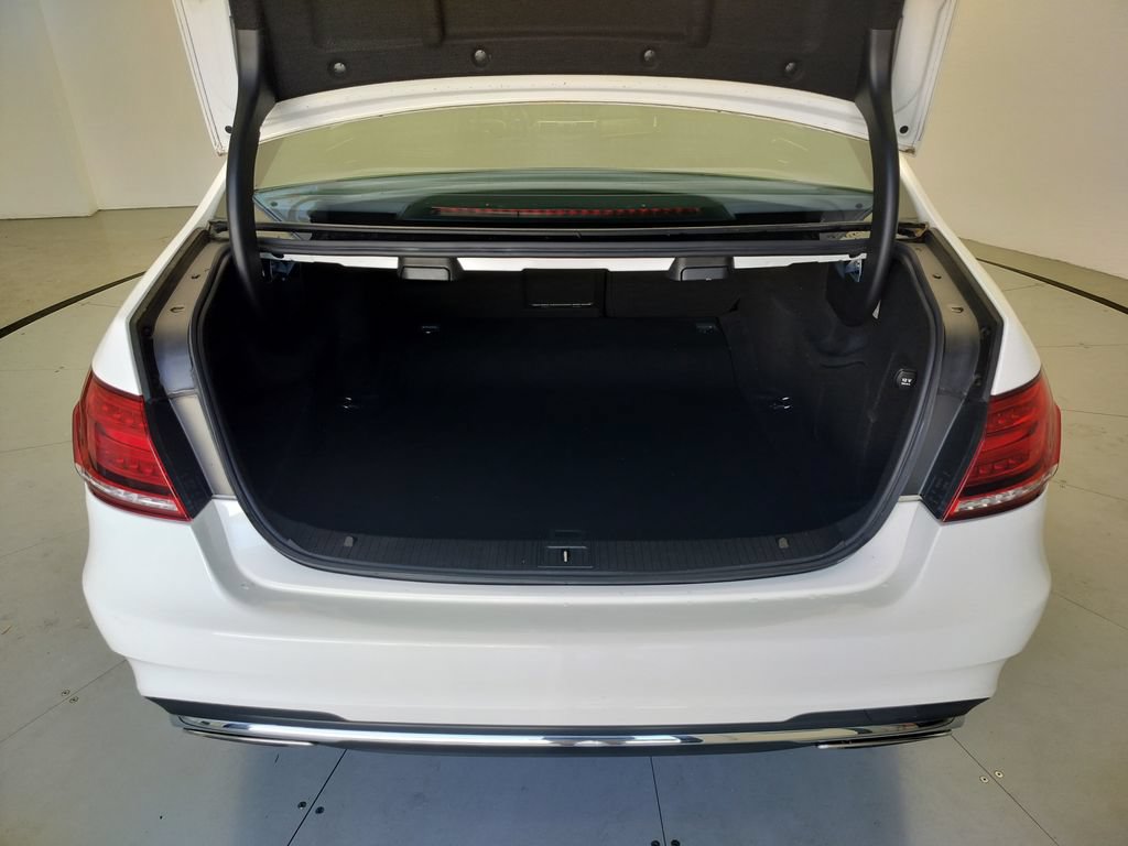 Used 2015 Mercedes-Benz E 400 4MATIC Sedan image 18