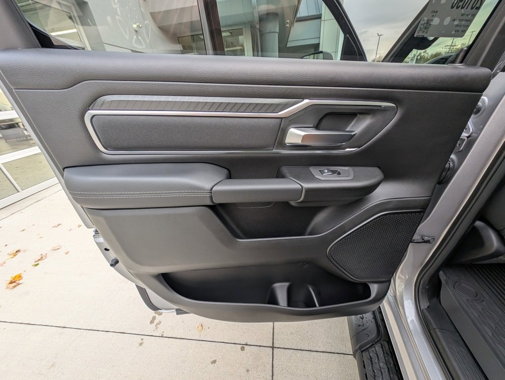 New 2026 RAM 1500 4x4 Crew Cab image 43