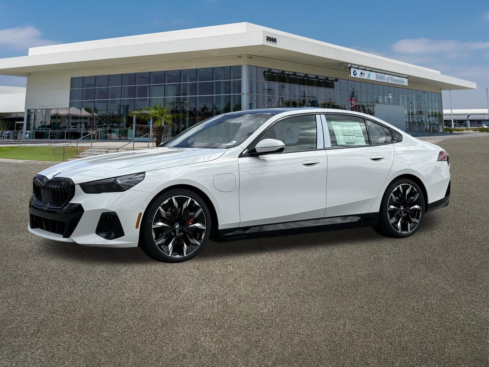 New 2027 BMW 550e xDrive w/ Premium Package AWD/4WD image 5