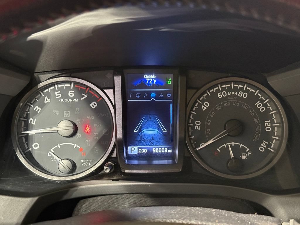Used 2021 Toyota Tacoma TRD Sport w/ TRD Premium Sport Package AWD/4WD image 25