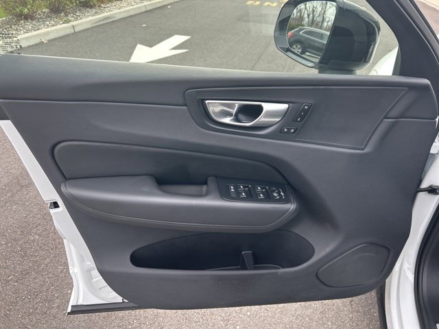 Certified 2025 Volvo XC60 B5 Plus image 16