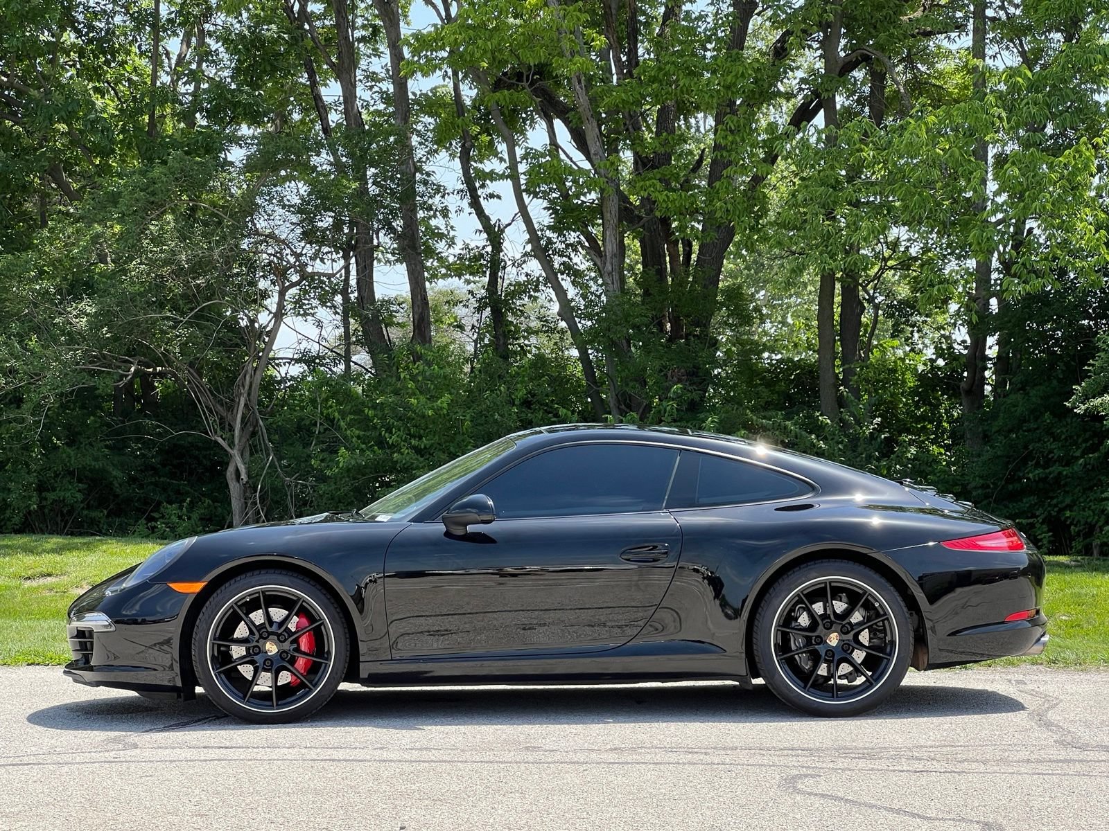 Used 2015 Porsche 911 Carrera RWD image 2