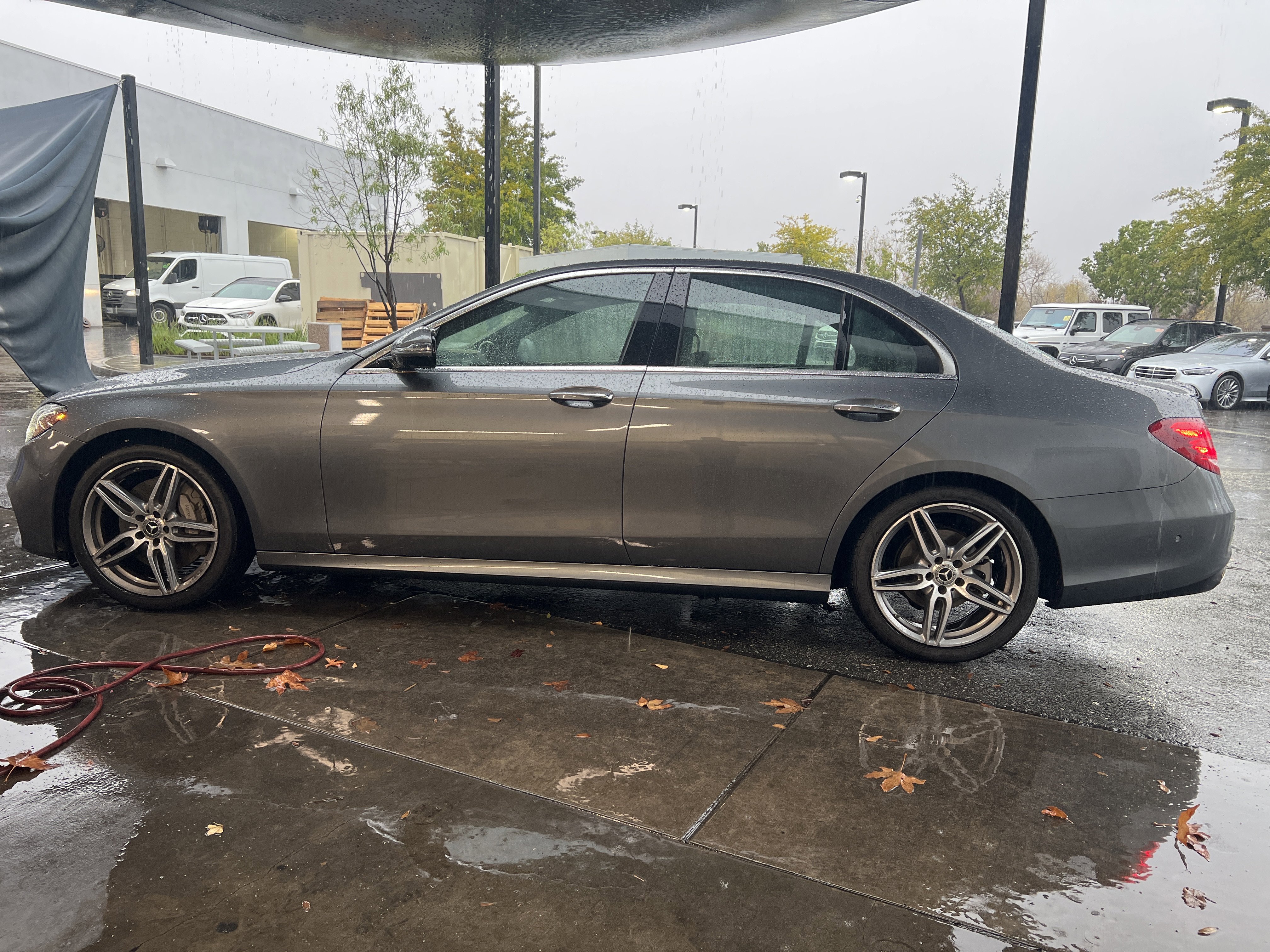 Used 2019 Mercedes-Benz E 300 image 2